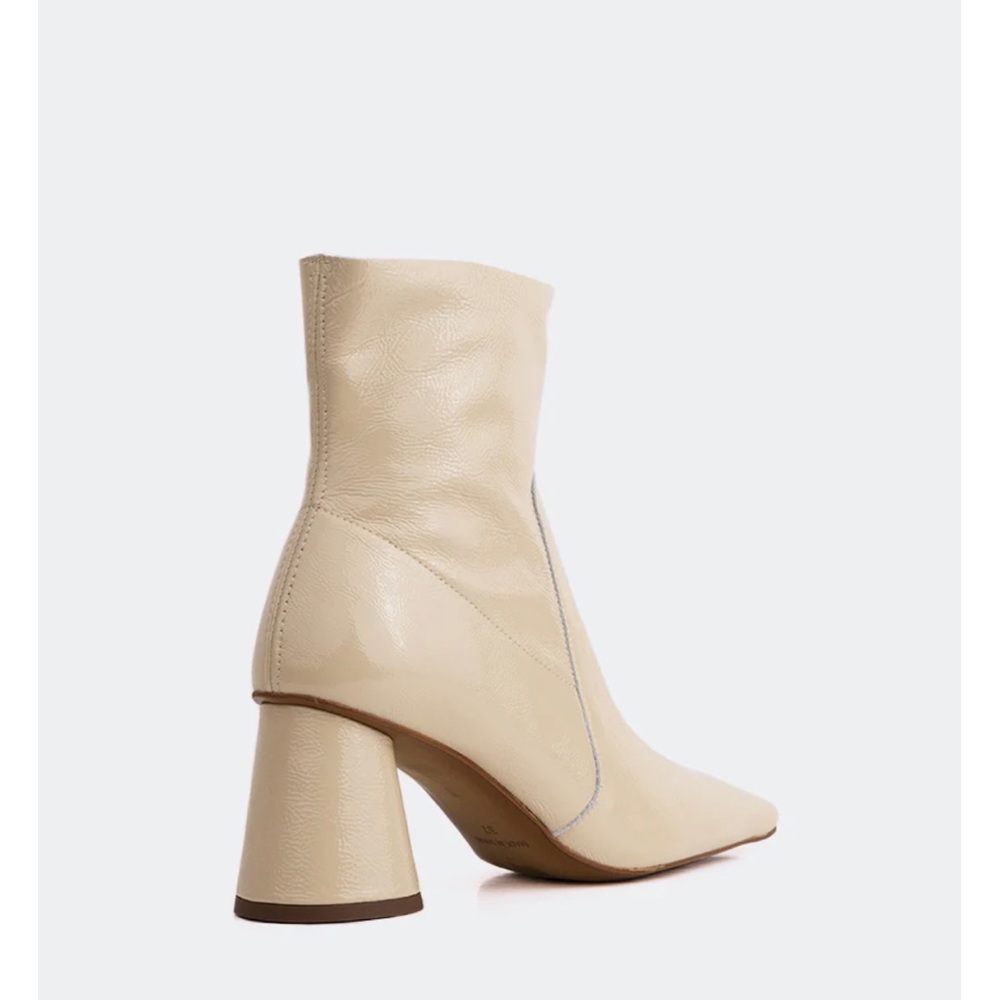 Cream Boot - Picture 2 of 4